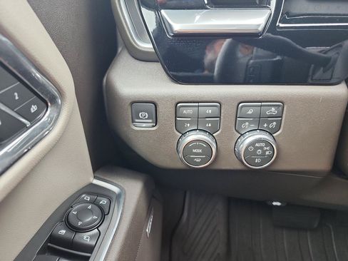 Certified 2026 GMC Sierra 1500 SLT w/ SLT Premium Plus Package AWD/4WD image 26