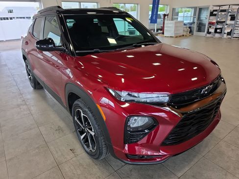 Used 2022 Chevrolet TrailBlazer RS w/ Technology Package FWD image 5