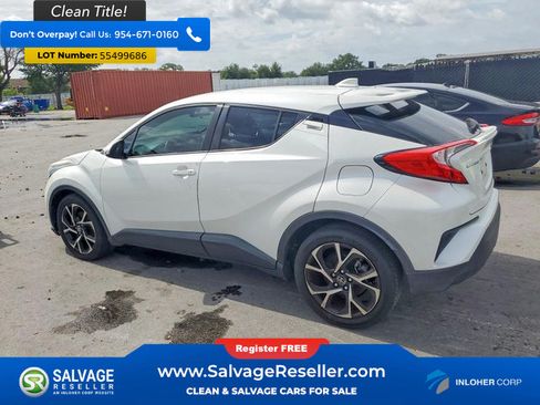 Used 2021 Toyota C-HR XLE FWD image 3