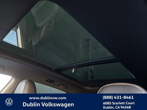 Certified 2023 Volkswagen Atlas Cross Sport SEL R-Line image 18