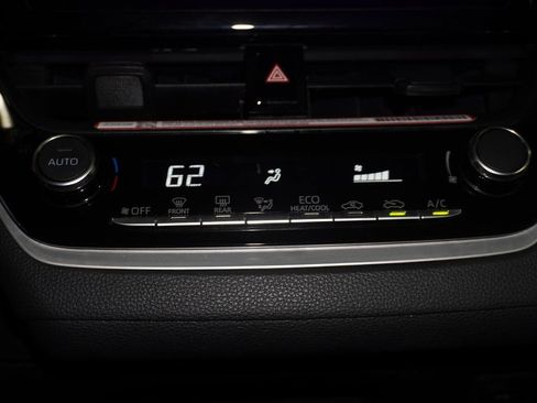 Certified 2025 Toyota Corolla LE image 15