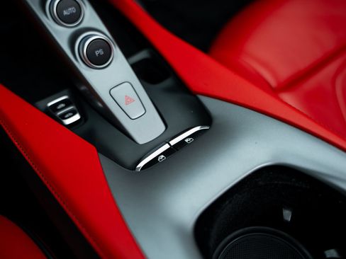 Used 2019 Ferrari Portofino RWD image 54