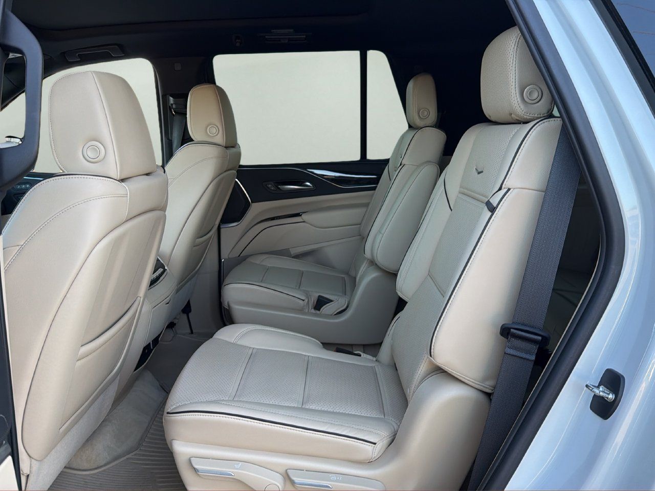 Certified 2023 Cadillac Escalade Premium Luxury RWD image 13