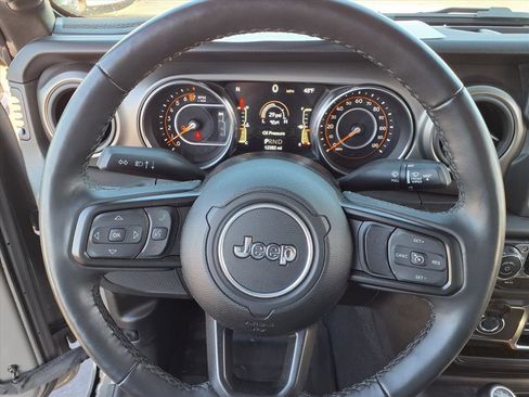 Used 2022 Jeep Gladiator Willys image 15