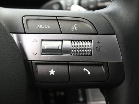 Certified 2025 Hyundai Kona SEL image 33