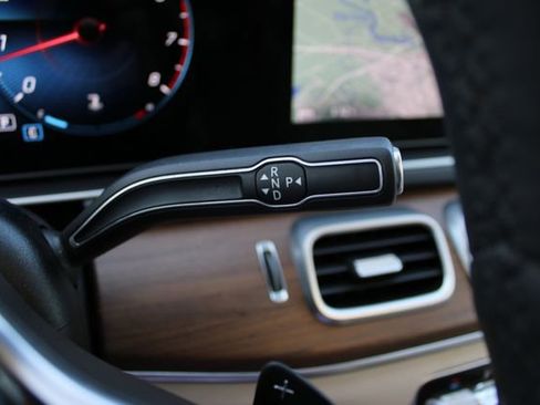 Used 2022 Mercedes-Benz GLE 350 4MATIC image 11