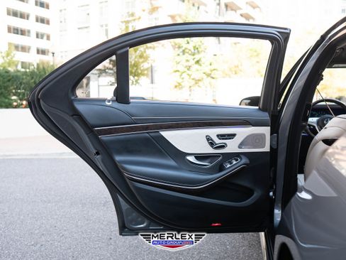 Used 2018 Mercedes-Benz S 560 4MATIC Sedan image 45