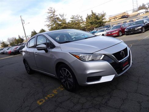 Used 2021 Nissan Versa SV image 7