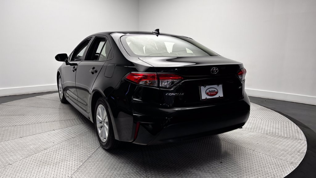 Used 2024 Toyota Corolla LE w/ LE Convenience Package FWD image 33