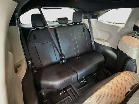 Used 2025 Toyota Sienna Limited AWD/4WD image 22