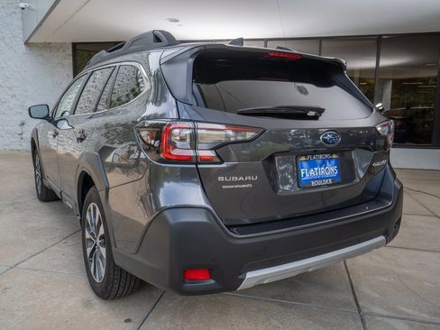 Used 2025 Subaru Outback Limited image 3