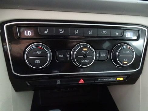 Used 2021 Volkswagen Atlas SEL AWD/4WD image 13