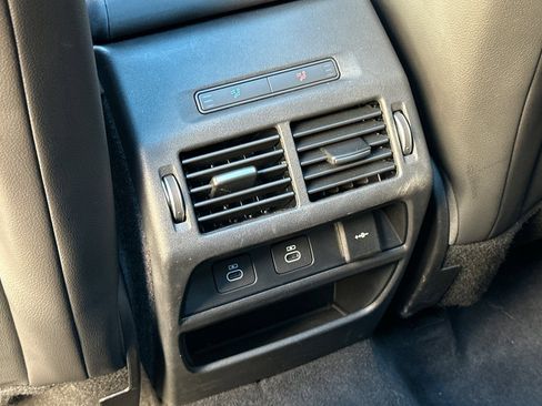 Certified 2025 Land Rover Discovery Sport Dynamic SE image 13