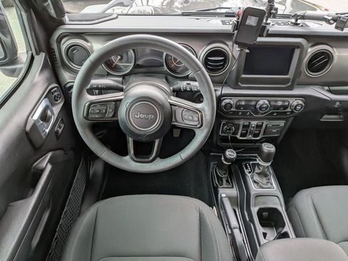 Used 2023 Jeep Wrangler Willys image 30