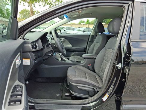 Used 2019 Kia Niro FE FWD image 14