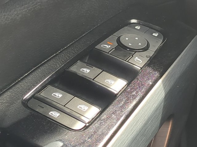 Used 2024 Nissan Pathfinder SL w/ SL Premium Package FWD image 29
