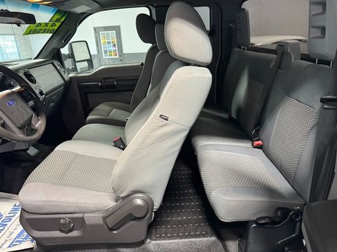 Used 2014 Ford F250 XL w/ Power Equipment Group image 17