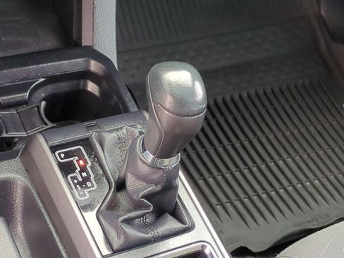 Used 2017 Toyota Tacoma SR5 image 27