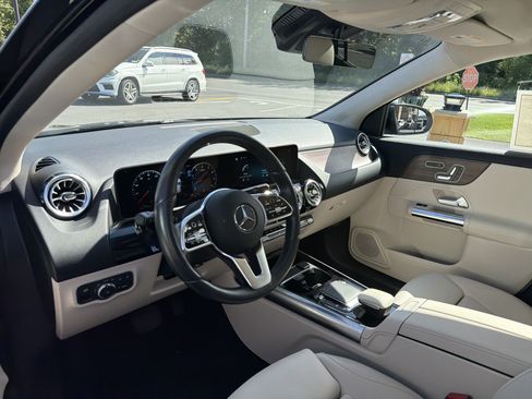 Used 2023 Mercedes-Benz GLA 250 4MATIC image 9