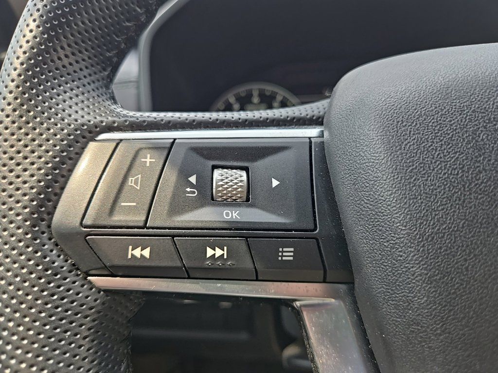 Used 2024 Mitsubishi Outlander SE AWD/4WD image 12