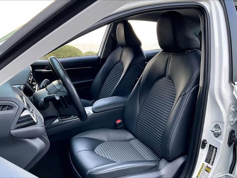 Used 2023 Toyota Camry SE image 7