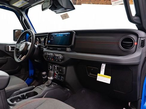 New 2026 Jeep Wrangler Unlimited Rubicon AWD/4WD image 32