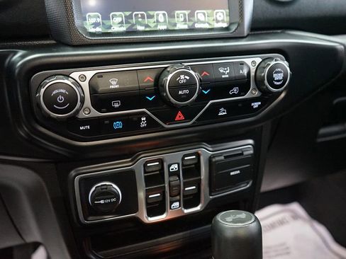 Used 2023 Jeep Wrangler Unlimited Sahara w/ Dual Top Group AWD/4WD image 39