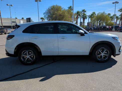 Used 2025 Honda HR-V EX-L image 6