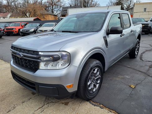 Used 2023 Ford Maverick XLT image 2