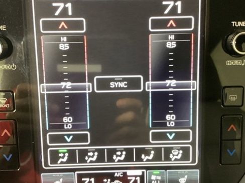 Used 2025 Subaru Forester Premium image 21