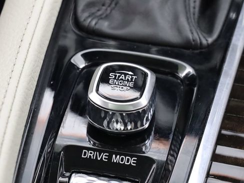 Used 2018 Volvo S90 T5 Momentum w/ Convenience Package AWD/4WD image 19