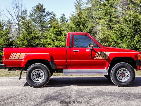 Used 1986 Toyota Pickup 4x4 Regular Cab Turbo image 9