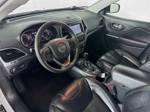 Used 2020 Jeep Cherokee Latitude Plus image 30