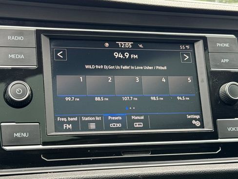 Used 2020 Volkswagen Jetta SE image 19