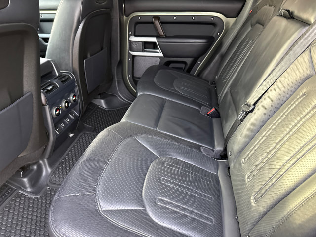 Used 2021 Land Rover Defender 110 X-Dynamic HSE AWD/4WD image 18