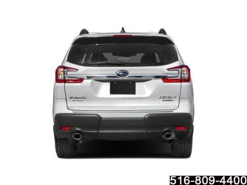 Used 2025 Subaru Ascent Limited AWD/4WD image 9