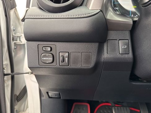 Used 2016 Toyota RAV4 XLE image 37