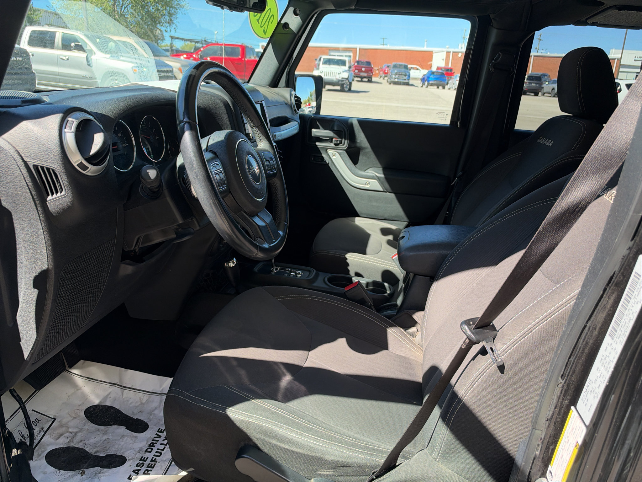 Used 2016 Jeep Wrangler Unlimited Sahara w/ Dual Top Group AWD/4WD image 8