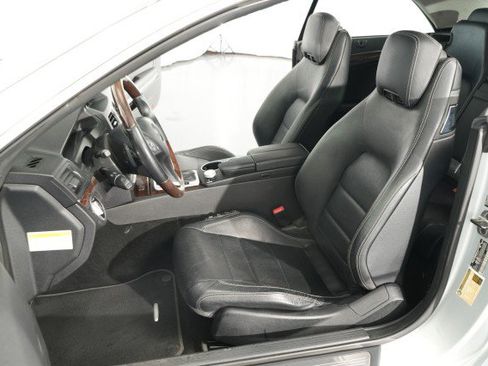 Used 2011 Mercedes-Benz E 350 Cabriolet image 22