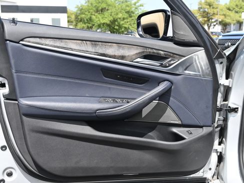 Used 2017 BMW 540i RWD image 19