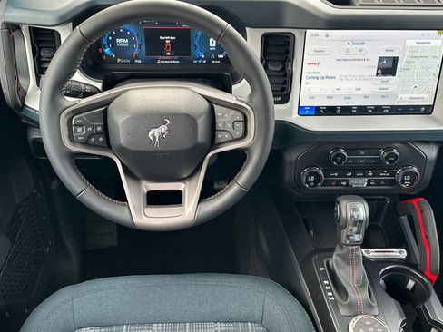 New 2026 Ford Bronco Heritage Edition AWD/4WD image 11