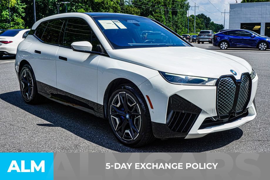 Used 2024 BMW iX xDrive50 w/ Sport Package AWD/4WD image 3
