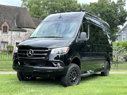 Used 2022 Mercedes-Benz Sprinter 2500 image 35
