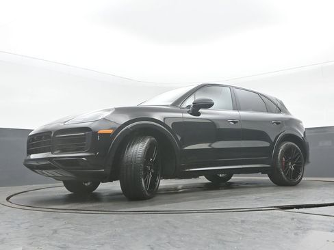 Used 2023 Porsche Cayenne GTS AWD/4WD image 30