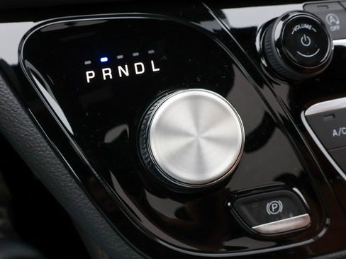 New 2026 Chrysler Pacifica Pinnacle image 24