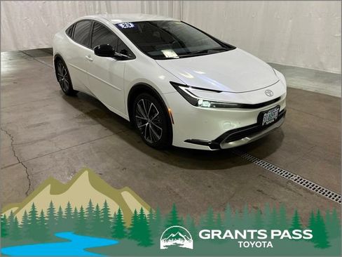 Certified 2023 Toyota Prius XLE FWD image 1