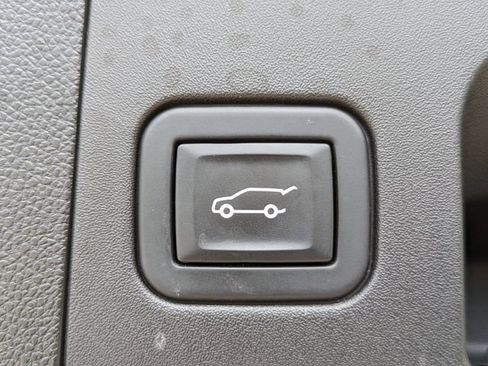 Used 2023 Cadillac XT4 Premium Luxury w/ Enhanced Visibility Package FWD image 15