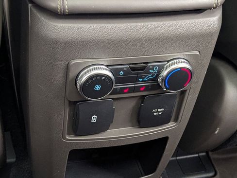 Used 2020 Ford Explorer Platinum w/ Premium Technology Package image 24