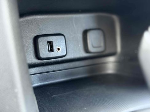 Used 2018 Chevrolet Equinox LS FWD image 27