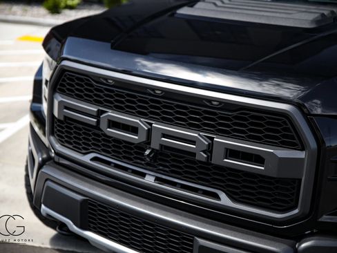 Used 2019 Ford F150 Raptor w/ Equipment Group 802A Luxury AWD/4WD image 22